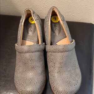 Box Gray Textured Slip-On Shoes size 9 fclog like